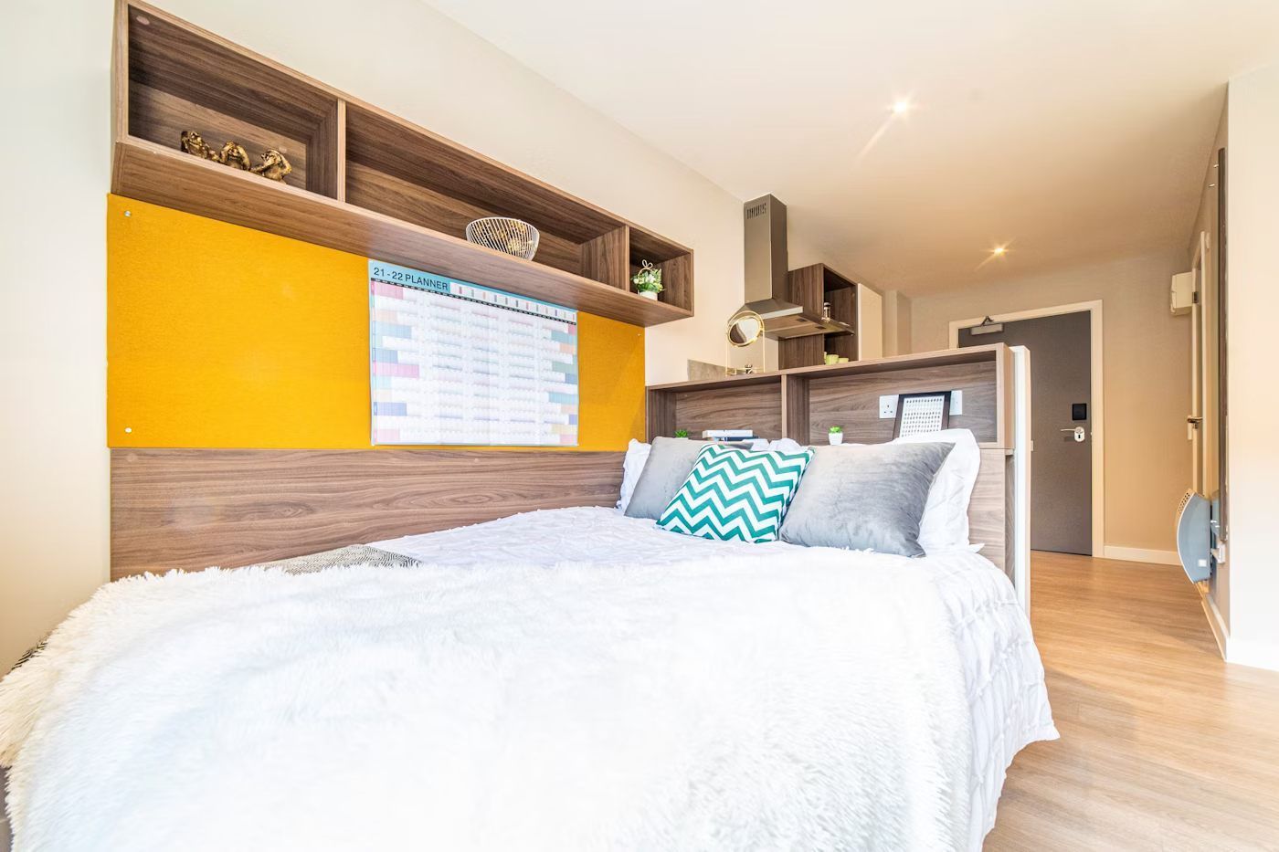 Studio Silver - South Facing